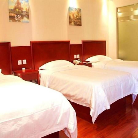 Greentree Inn Linyi Feixian Jianshe Road Express Hotel Bagian luar foto