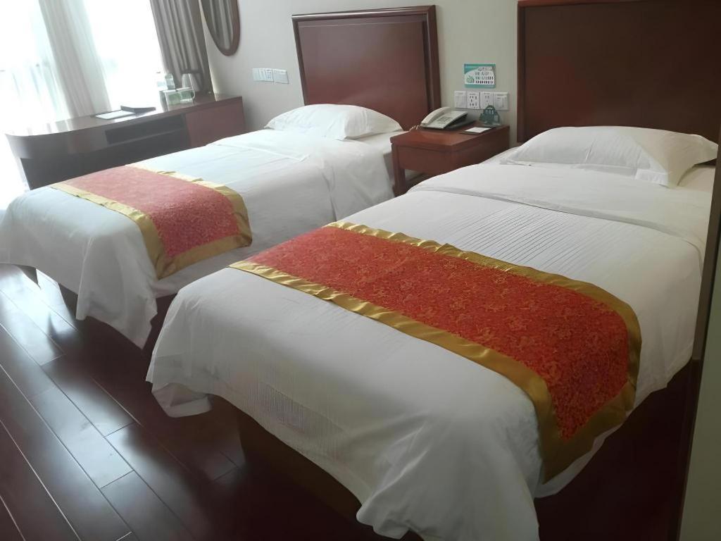 Greentree Inn Linyi Feixian Jianshe Road Express Hotel Bagian luar foto
