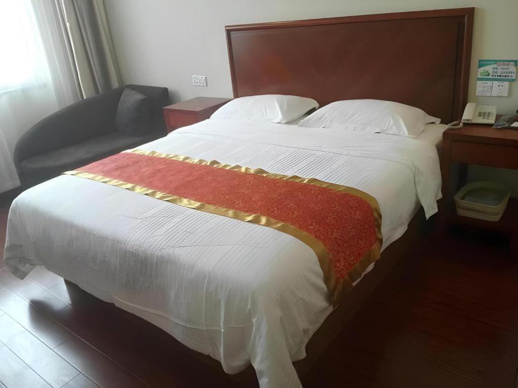 Greentree Inn Linyi Feixian Jianshe Road Express Hotel Bagian luar foto