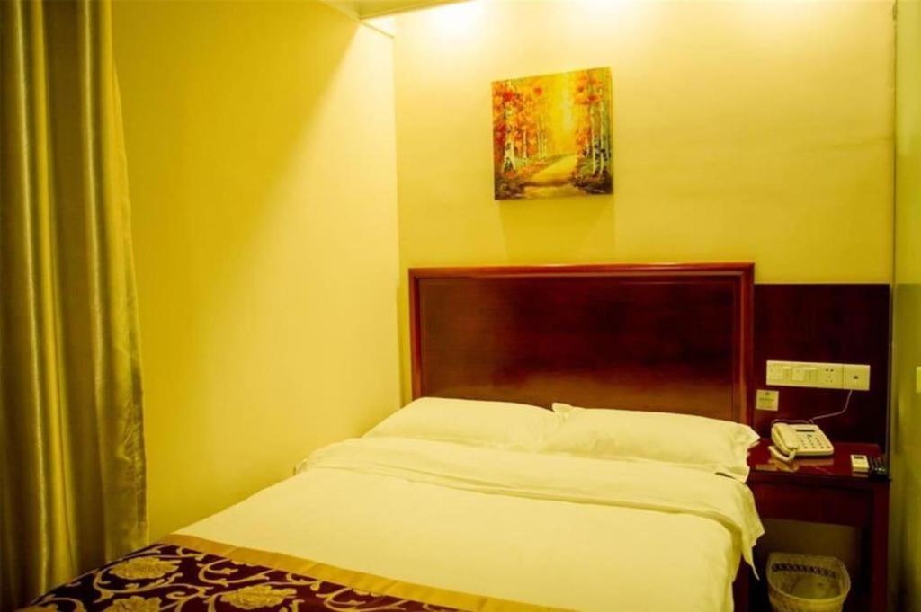 Greentree Inn Linyi Feixian Jianshe Road Express Hotel Bagian luar foto