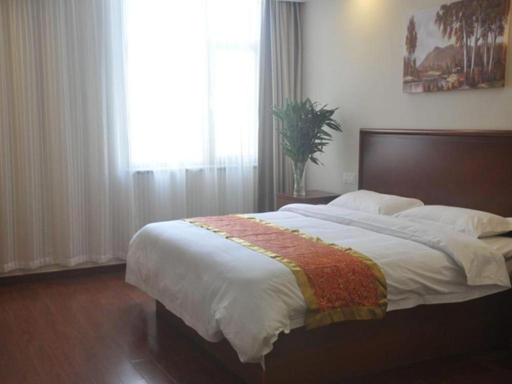 Greentree Inn Linyi Feixian Jianshe Road Express Hotel Bagian luar foto