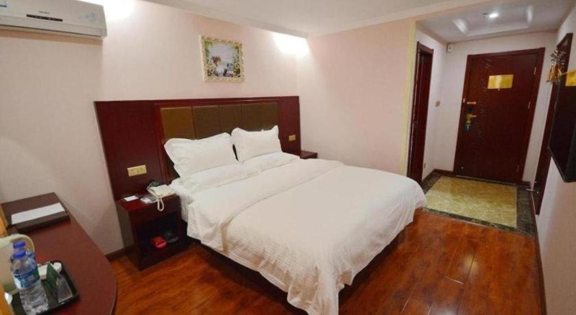 Greentree Inn Linyi Feixian Jianshe Road Express Hotel Bagian luar foto