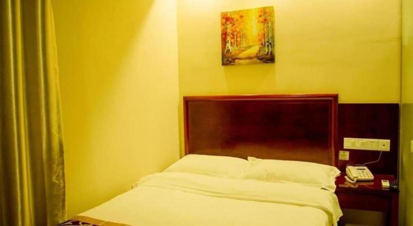 Greentree Inn Linyi Feixian Jianshe Road Express Hotel Bagian luar foto
