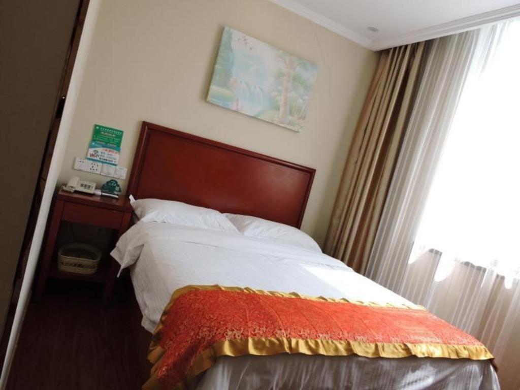 Greentree Inn Linyi Feixian Jianshe Road Express Hotel Bagian luar foto