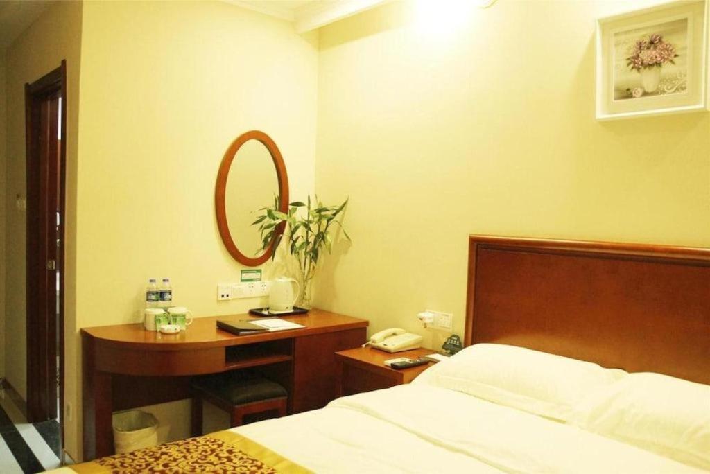 Greentree Inn Linyi Feixian Jianshe Road Express Hotel Bagian luar foto