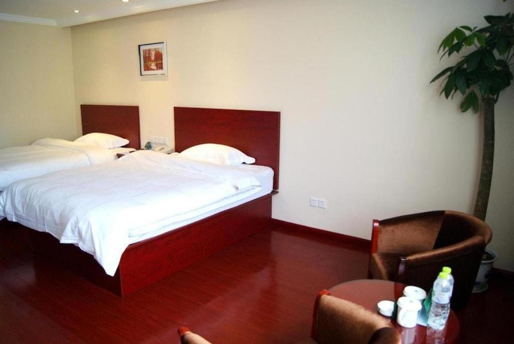 Greentree Inn Linyi Feixian Jianshe Road Express Hotel Bagian luar foto