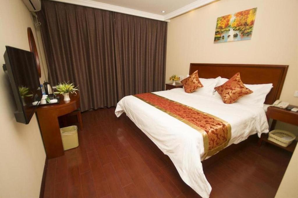 Greentree Inn Linyi Feixian Jianshe Road Express Hotel Bagian luar foto