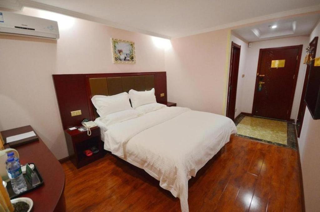 Greentree Inn Linyi Feixian Jianshe Road Express Hotel Bagian luar foto