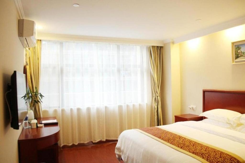 Greentree Inn Linyi Feixian Jianshe Road Express Hotel Bagian luar foto