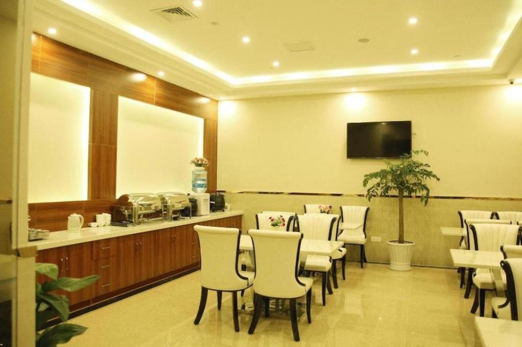 Greentree Inn Linyi Feixian Jianshe Road Express Hotel Bagian luar foto